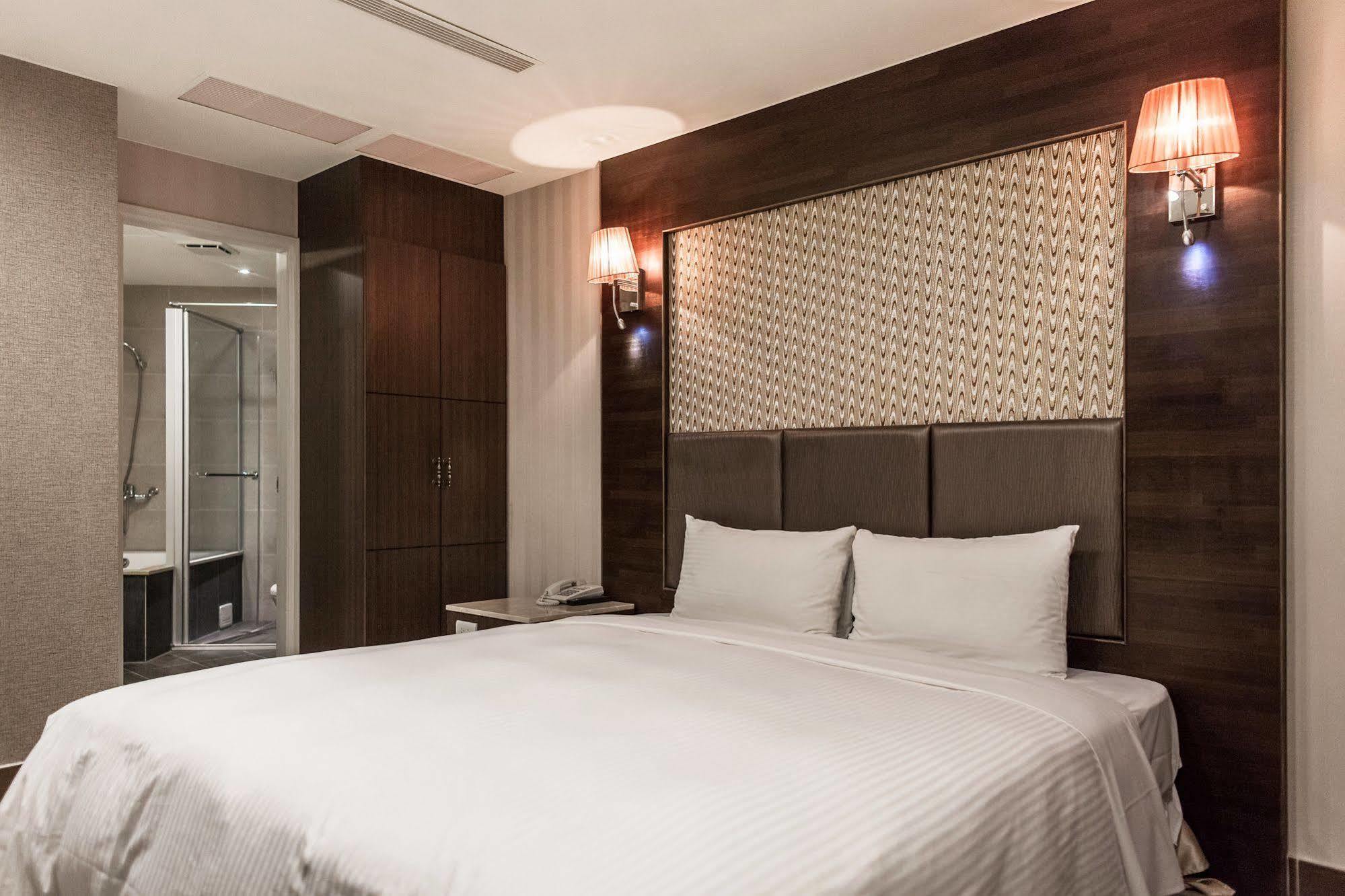 Maple Hotel Ταϊνάν Εξωτερικό φωτογραφία